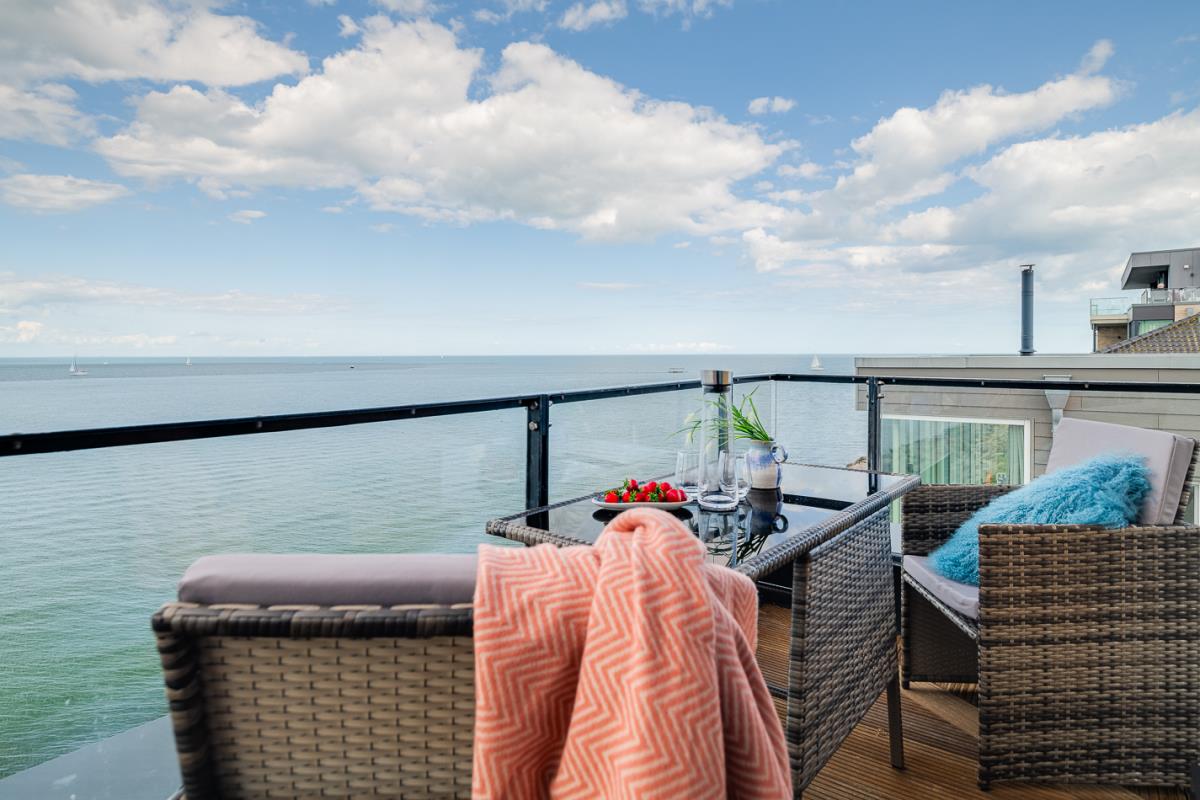 Blue Sky - Balkon mit Blick auf die Ostsee und Schleimünde